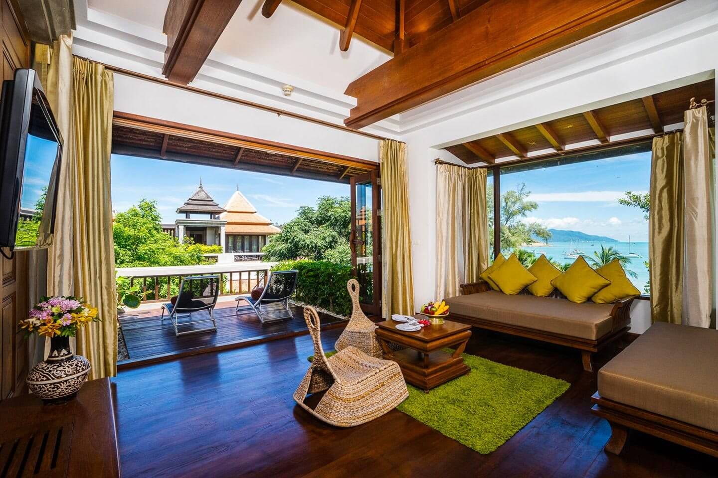 pool villa sea view 1