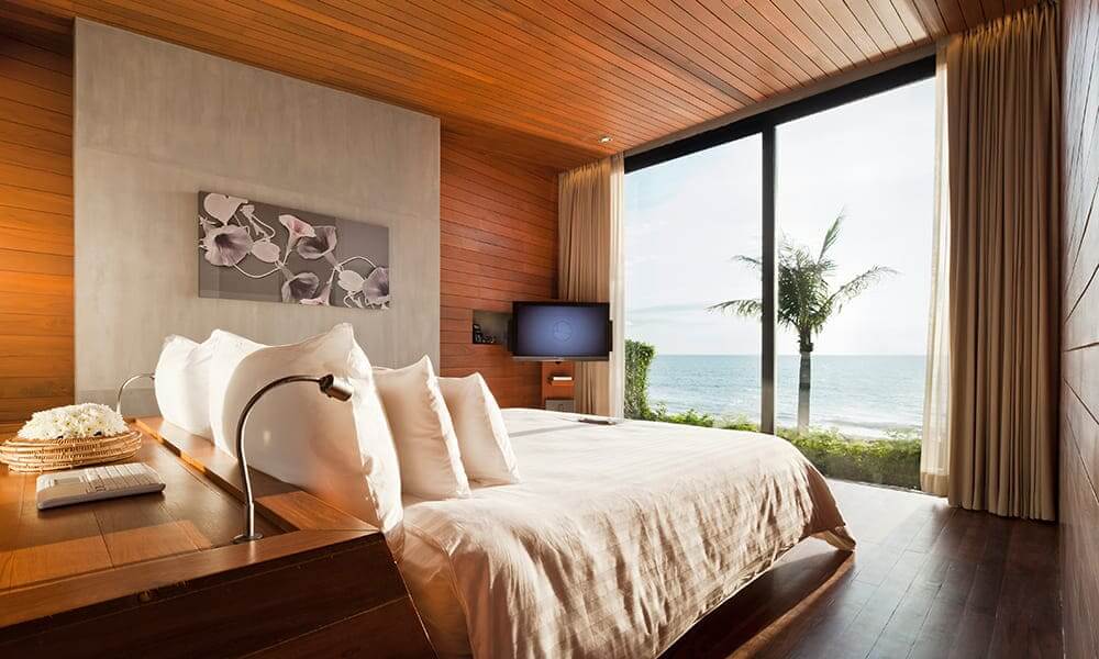 beachfront pool villa 04