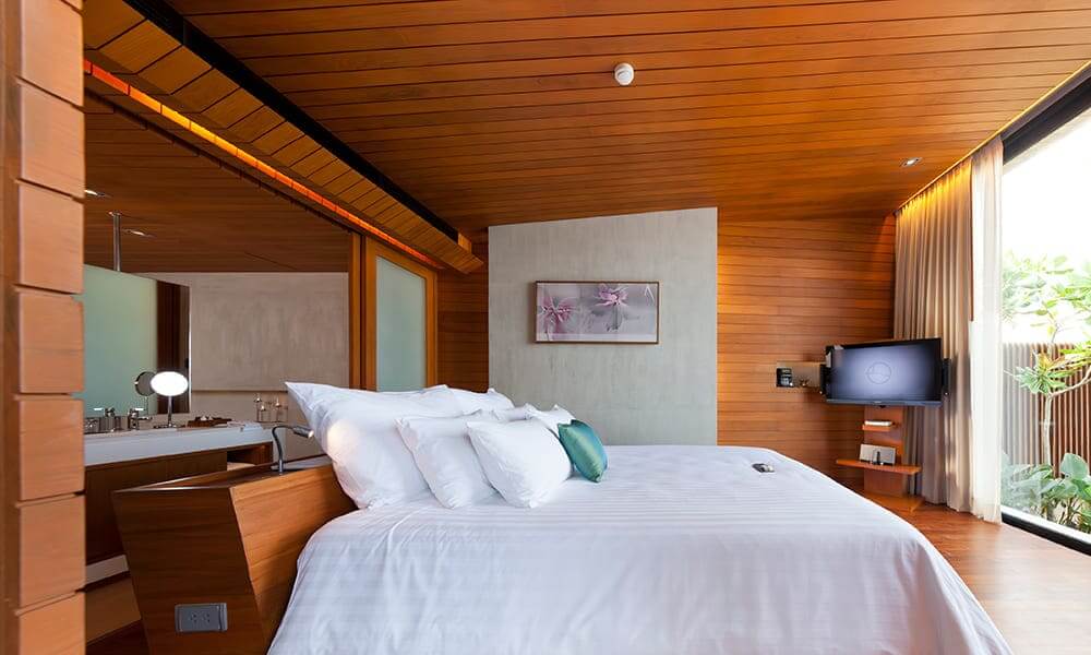 beachfront suite pool villa 04
