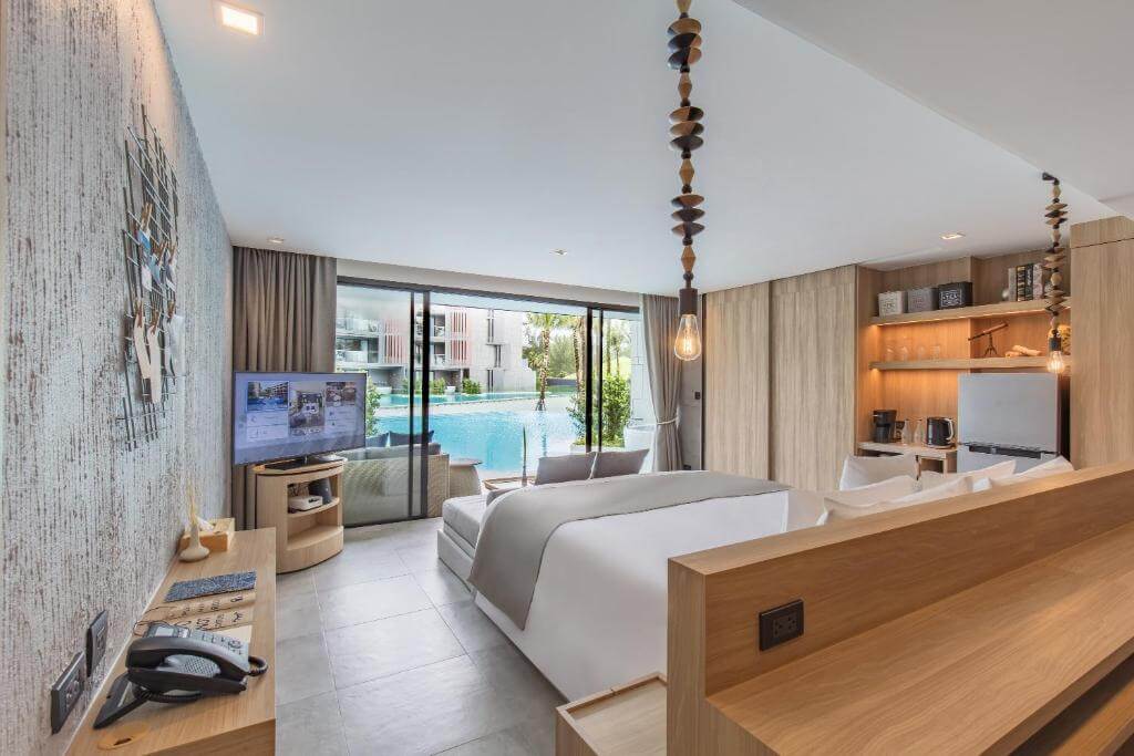 pool access grand
