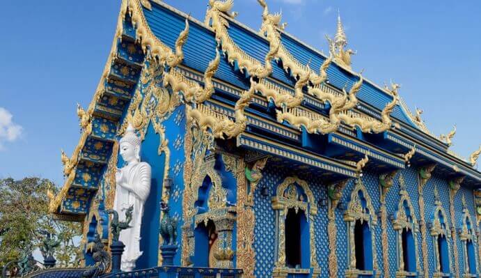 chiang rai wat rong suea ten